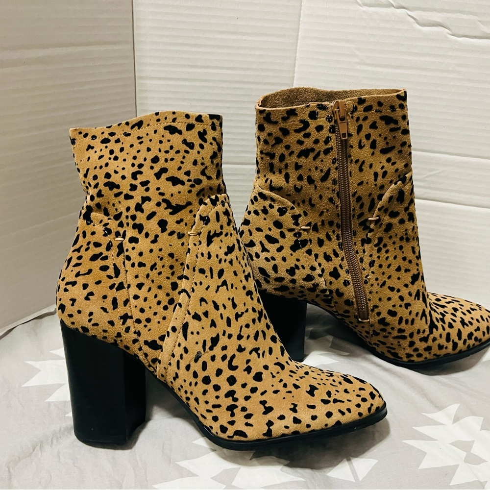 Leopard Print suede Ankle Boots